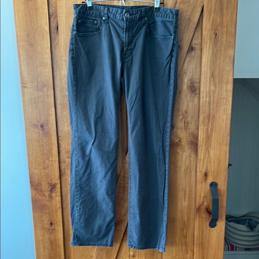 Bonobos Black Straight Jeans Sleek Design